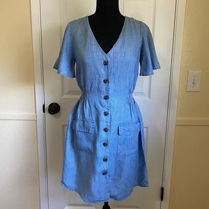 Blue stripped button dress.